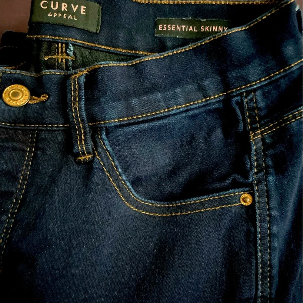 Curve Appeal Women's Dark Blue Jeans Size 4